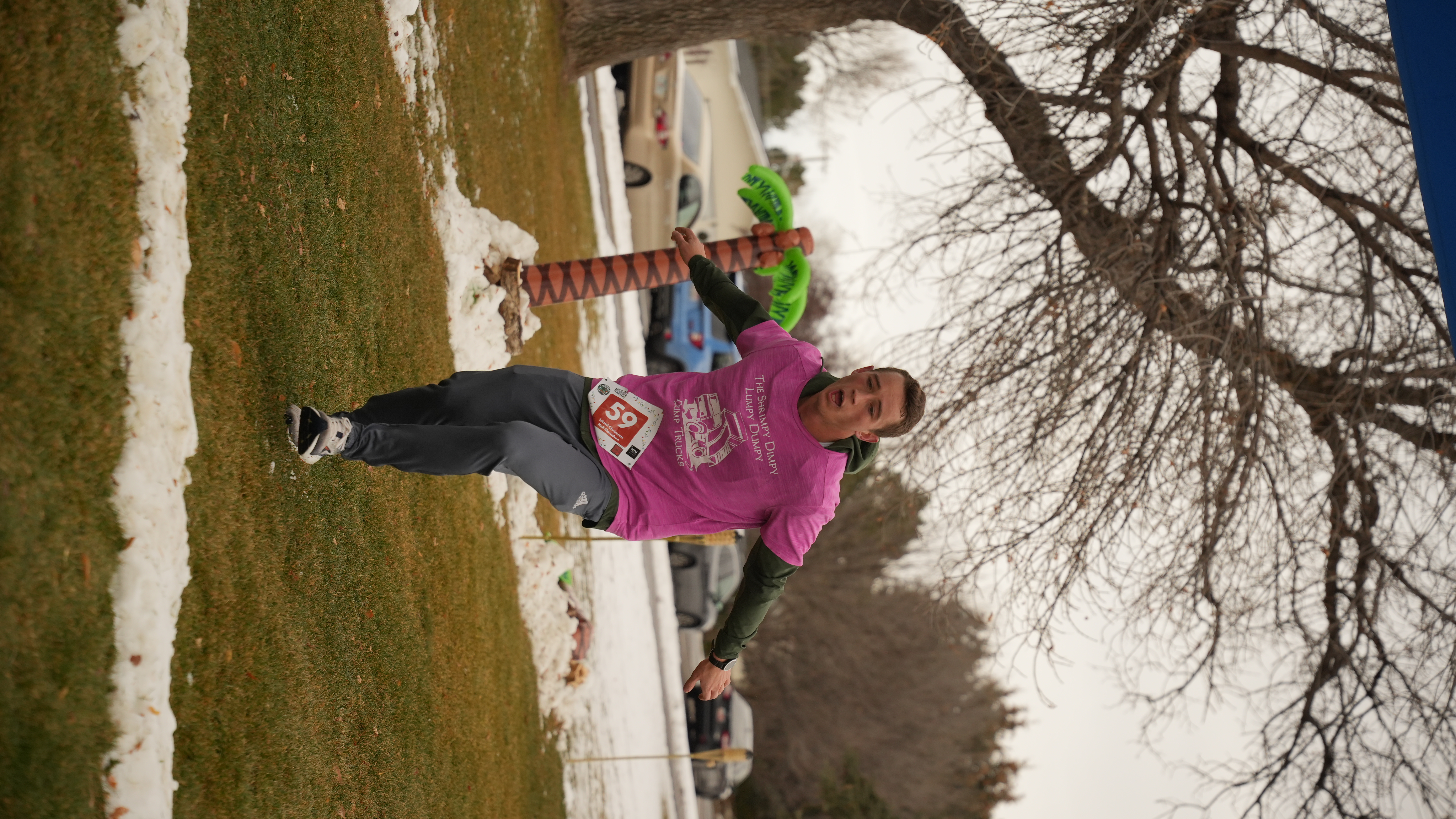 pink shirt guy finishes